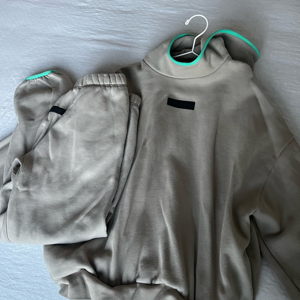 Essentials Taupe Sweat Set